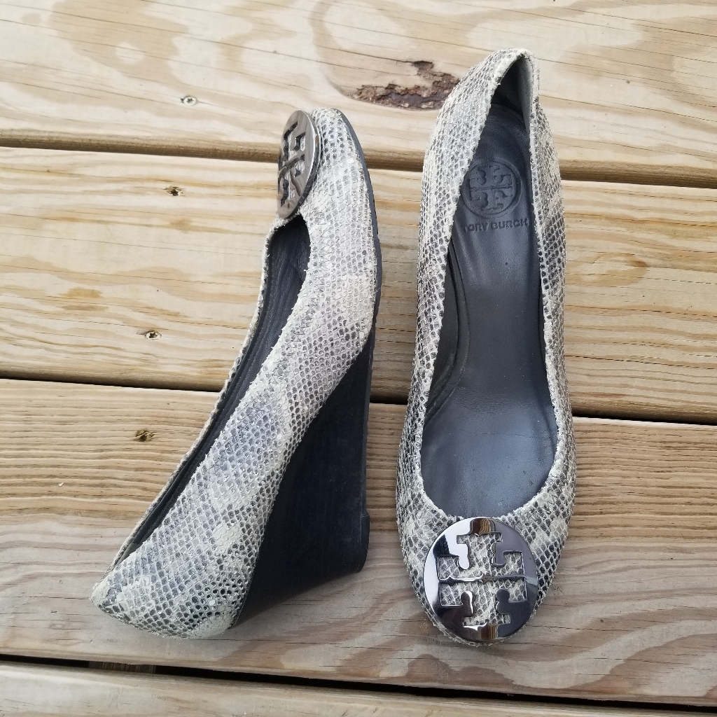 Tory Burch Sally Gray Snakeskin Close Toe Wedge Heels Silver Hardwear 9.5